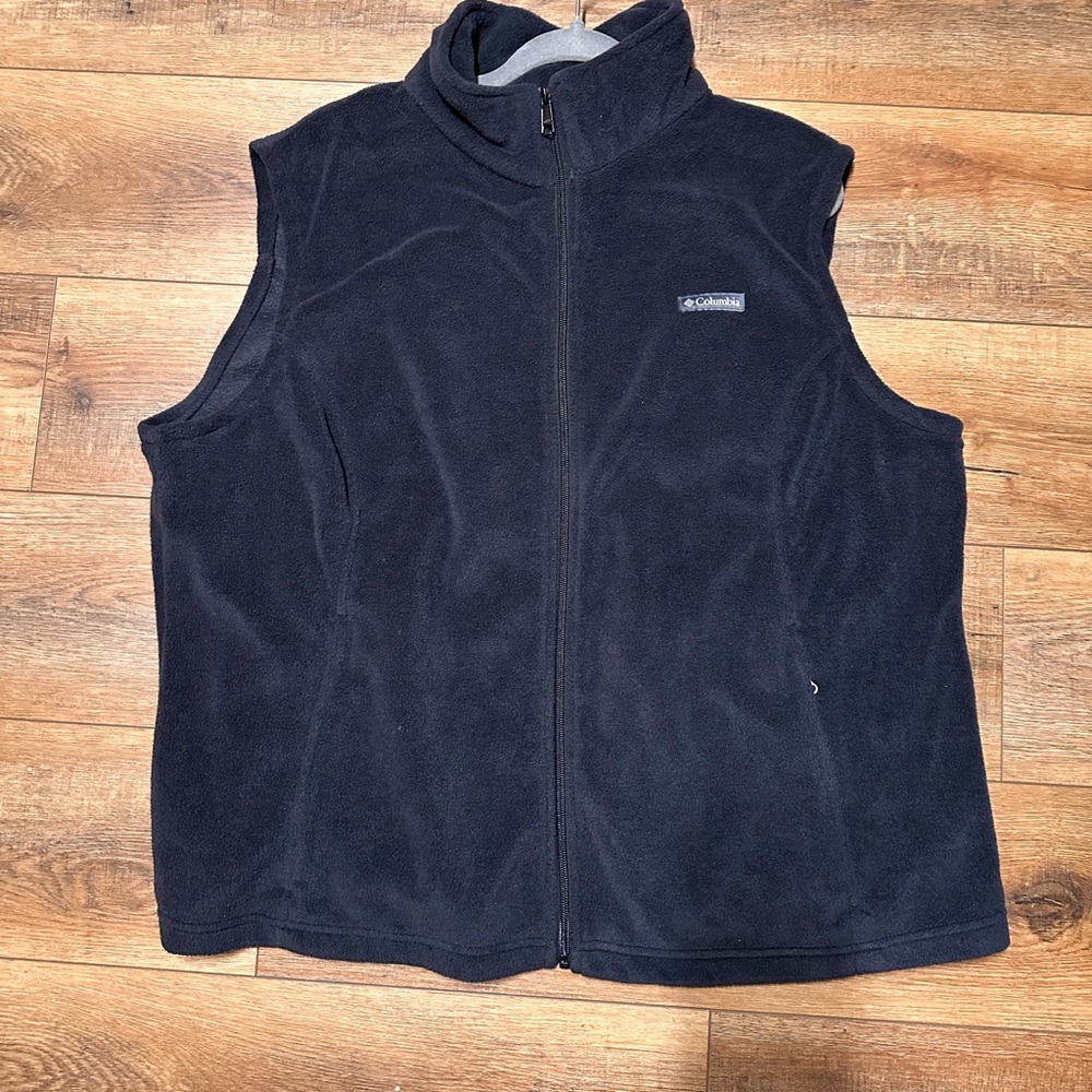 Columbia Black Fleece Vest